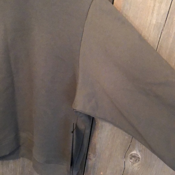 Olivaceous Bubble Arm Sweatshirt in Olive Green Size Small Women’s - Picture 2 of 11